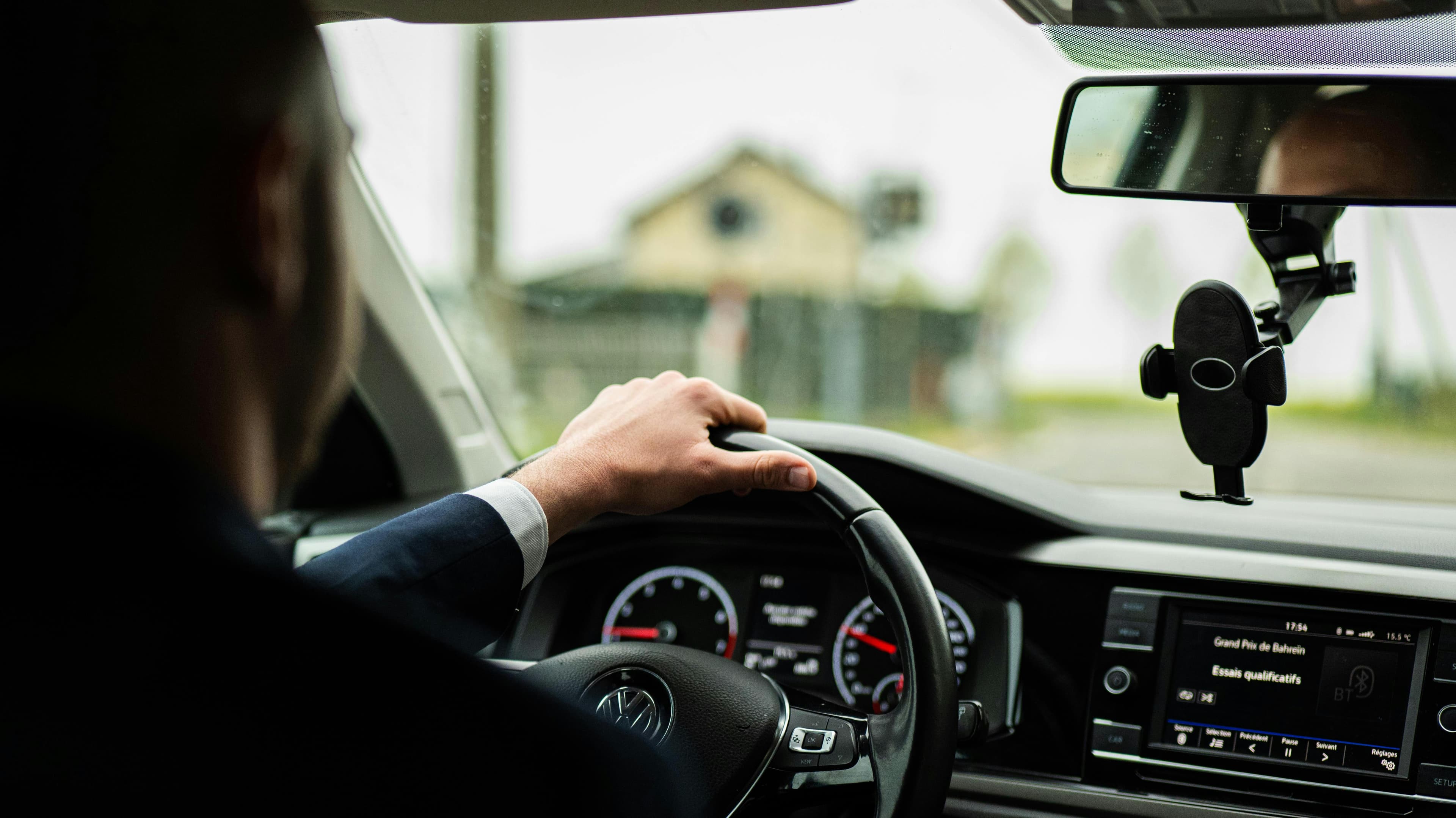 Premium corporate chauffeur service background 3